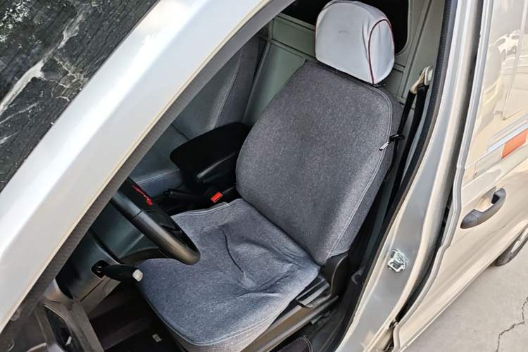 Used Wuling Hongguang V 2021 1.5L Jingqu Edition Enclosed-Window Vehicle LAR Left Front Seat