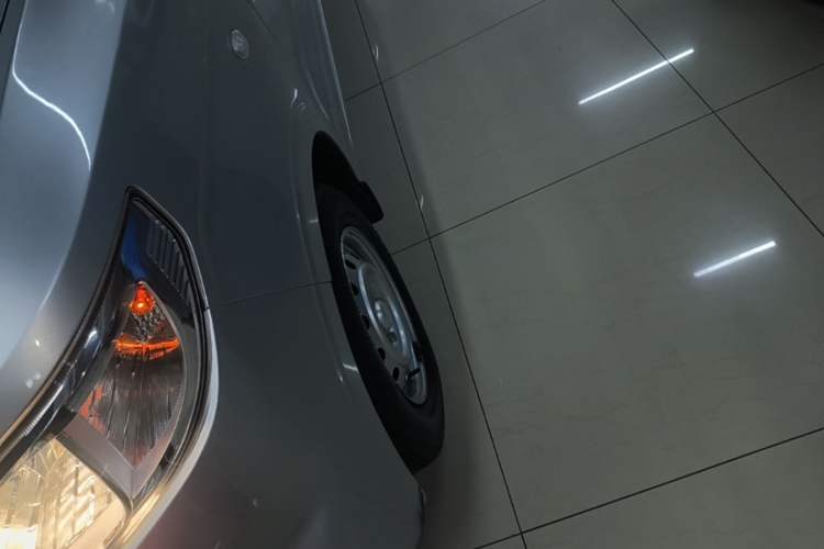Used Wuling Hongguang V 2021 1.5L Jingqu Edition Enclosed-Window Vehicle LAR Left Front Wheel Hub