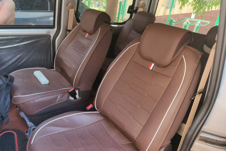 Used Wuling Hongguang V 2021 1.5L Enjoyment Edition LAR Left Rear Seat