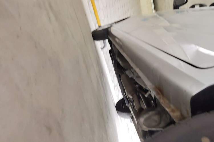 Used Wuling Hongguang V 2021 1.5L Jingqu Edition Enclosed-Window Vehicle LAR Left Side Sill