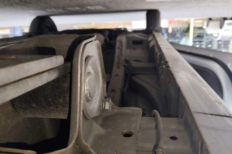 Used Wuling Hongguang V 2021 1.5L Jingqu Edition Enclosed-Window Vehicle LAR Left Side Sill