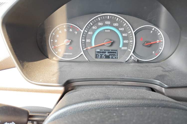 Used Wuling Hongguang V 2021 1.5L Refreshed Enjoyment Edition LAR Odometer Close Up