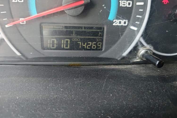 Used Wuling Hongguang V 2021 1.5L Refreshed Enjoyment Edition LAR Odometer Close Up
