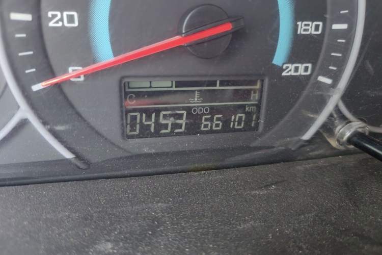 Used Wuling Hongguang V 2021 1.5L Enjoyment Edition LAR Odometer Close Up