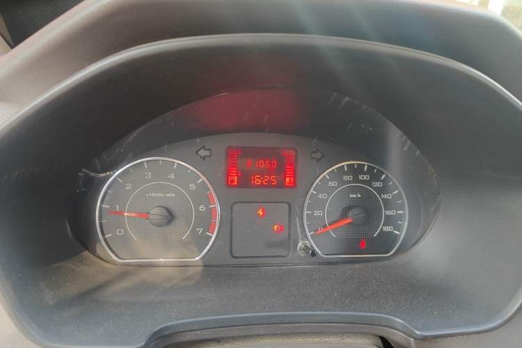 Used Wuling Hongguang V 2021 1.5L Jingqu Version LAR Odometer Close Up