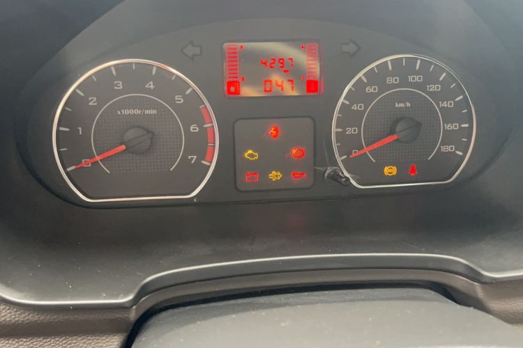 Used Wuling Hongguang V 2021 1.5L Jingqu Edition Enclosed-Window Vehicle LAR Odometer Close Up