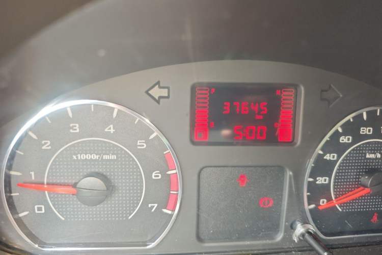 Used Wuling Hongguang V 2021 1.5L Jingqu Edition Enclosed-Window Vehicle LAR Odometer Close Up