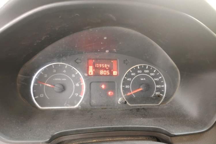 Used Wuling Hongguang V 2021 1.5L Jingqu Edition Enclosed-Window Vehicle LAR Odometer Close Up