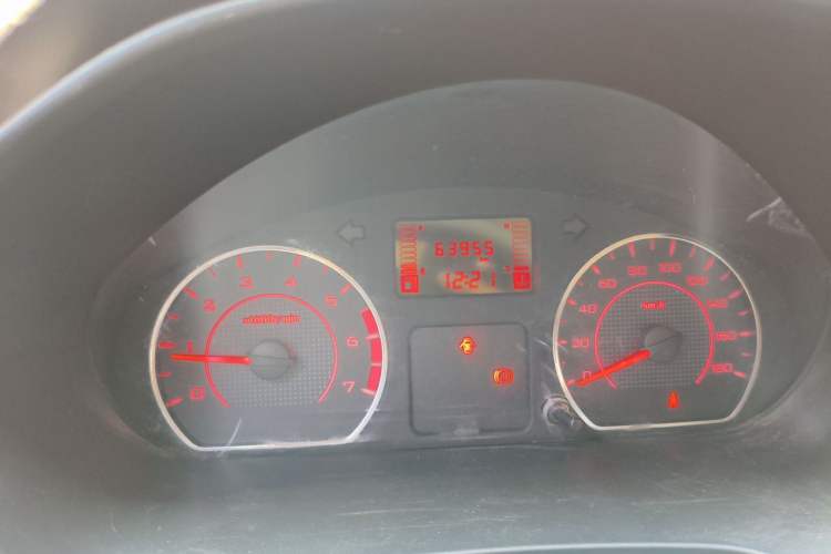 Used Wuling Hongguang V 2021 1.5L Enjoyment Edition LAR Odometer Close Up