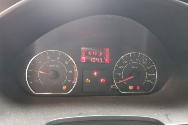 Used Wuling Hongguang V 2021 1.5L Jingqu Edition Enclosed-Window Vehicle LAR Odometer Close Up