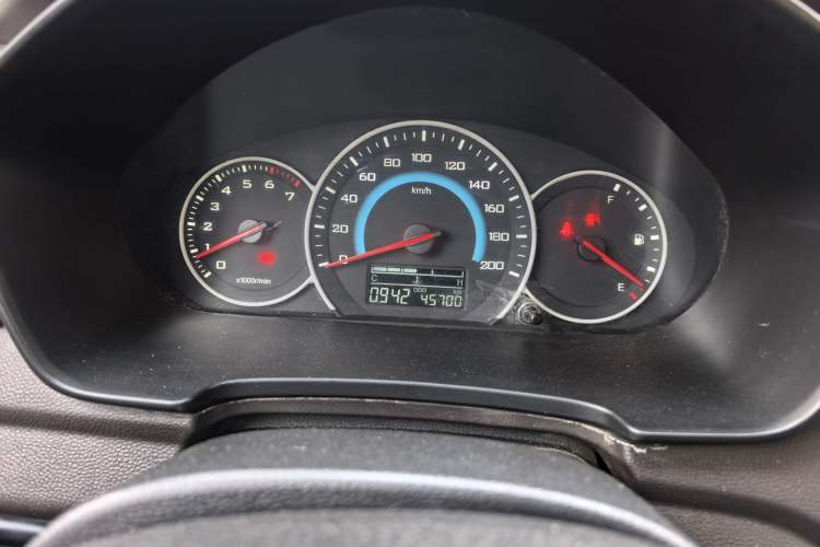 Used Wuling Hongguang V 2021 1.5L Refreshed Enjoyment Edition LAR Odometer Close Up