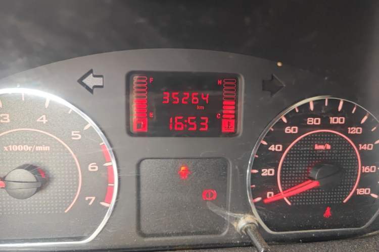 Used Wuling Hongguang V 2021 1.5L Jingqu Version LAR Odometer Close Up