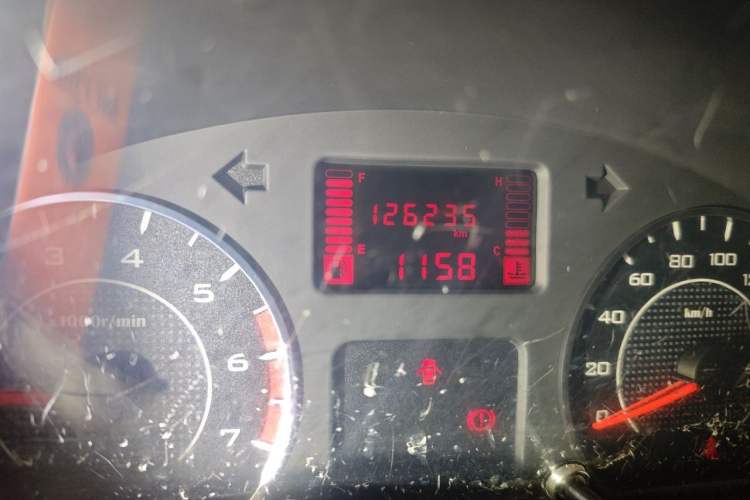 Used Wuling Hongguang V 2021 1.5L Jingqu Edition Enclosed-Window Vehicle LAR Odometer Close Up