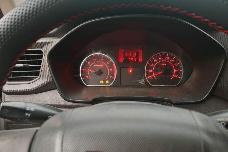 Used Wuling Hongguang V 2021 1.5L Jingqu Version LAR Odometer Close Up