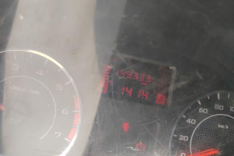 Used Wuling Hongguang V 2021 1.5L Jingqu Edition Enclosed-Window Vehicle LAR Odometer Close Up