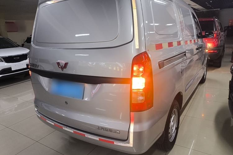 Used Wuling Hongguang V 2021 1.5L Jingqu Edition Enclosed-Window Vehicle LAR Rear Right 45 Deg