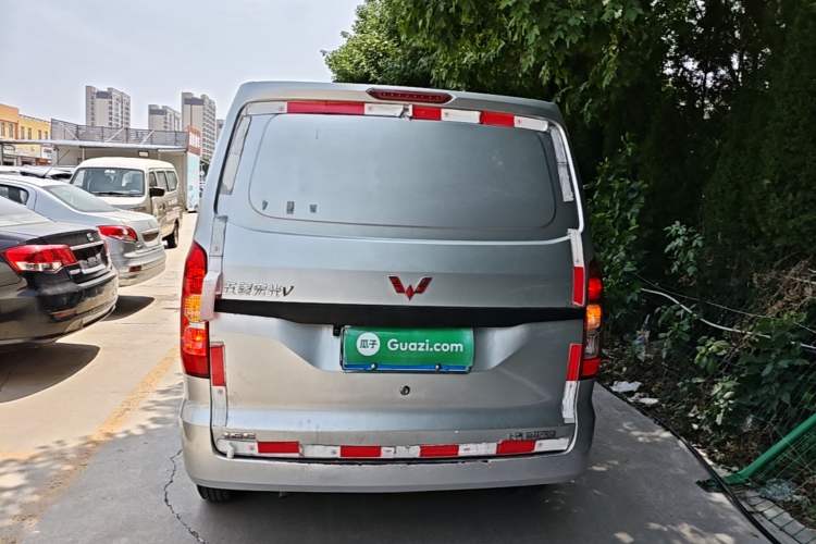 Used Wuling Hongguang V 2021 1.5L Jingqu Edition Enclosed-Window Vehicle LAR Rear