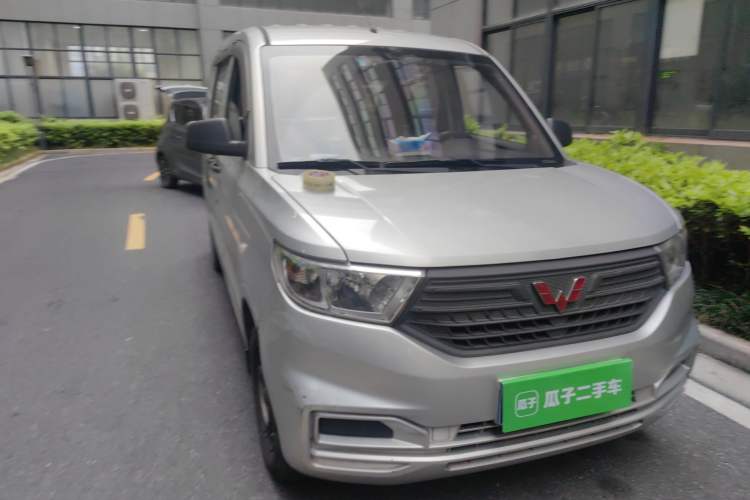 Used Wuling Hongguang V 2021 1.5L Jingqu Version LAR Right Front Headlight