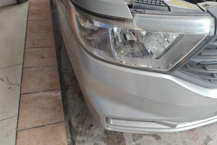 Used Wuling Hongguang V 2021 1.5L Jingqu Version LAR Right Front Headlight