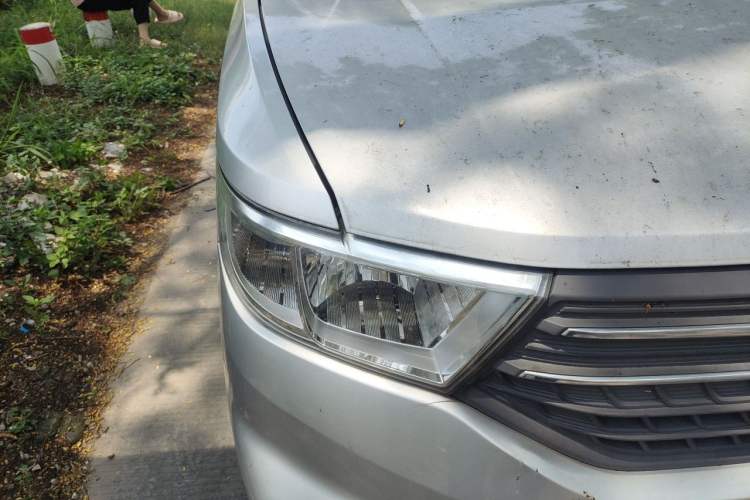 Used Wuling Hongguang V 2021 1.5L Enjoyment Edition LAR Right Front Headlight