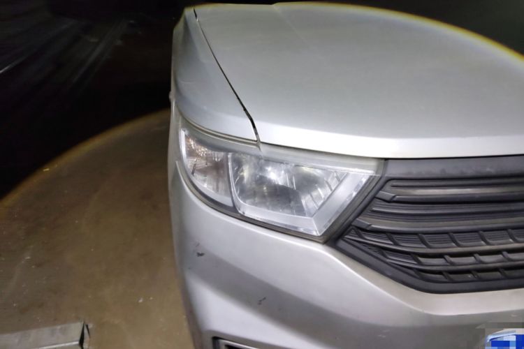Used Wuling Hongguang V 2021 1.5L Jingqu Version LAR Right Front Headlight