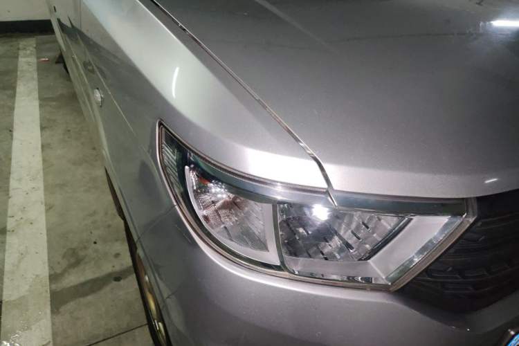 Used Wuling Hongguang V 2021 1.5L Jingqu Version LAR Right Front Headlight