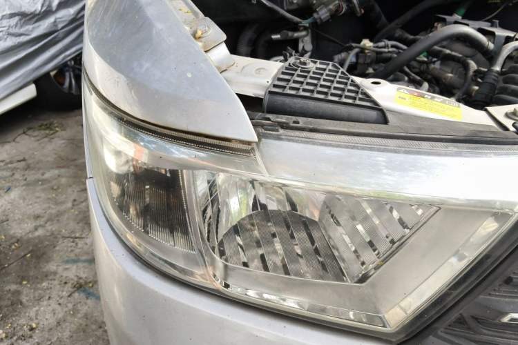 Used Wuling Hongguang V 2021 1.5L Enjoyment Edition LAR Right Front Headlight