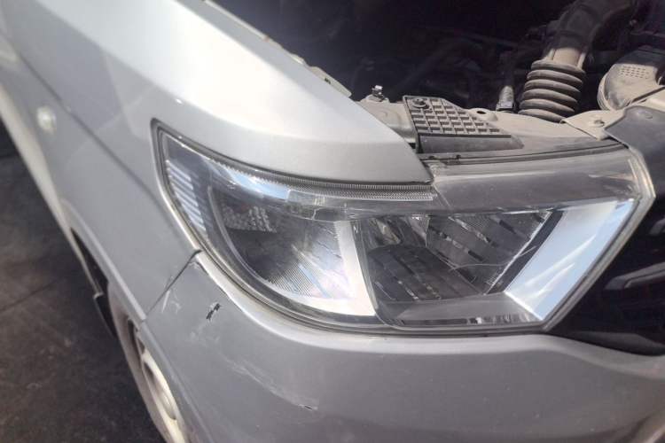 Used Wuling Hongguang V 2021 1.5L Jingqu Version LAR Right Front Headlight