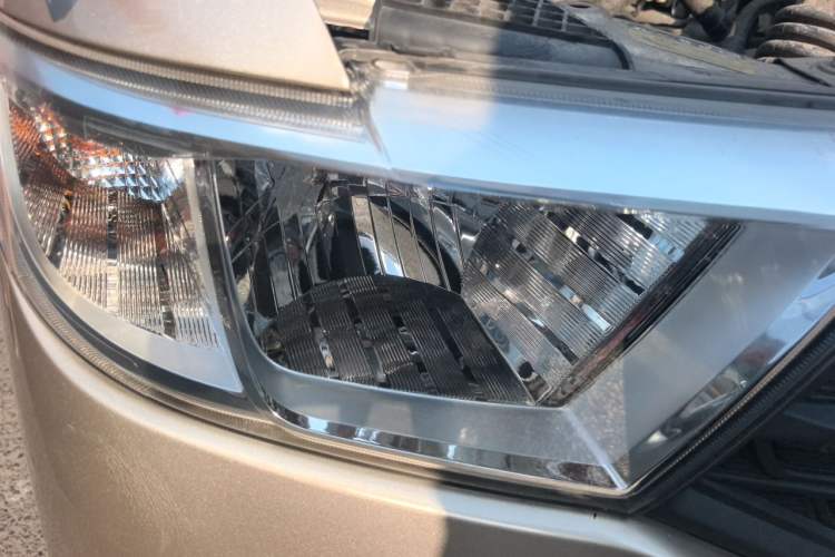 Used Wuling Hongguang V 2021 1.5L Jingqu Version LAR Right Front Headlight