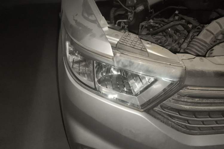 Used Wuling Hongguang V 2021 1.5L Refreshed Enjoyment Edition LAR Right Front Headlight