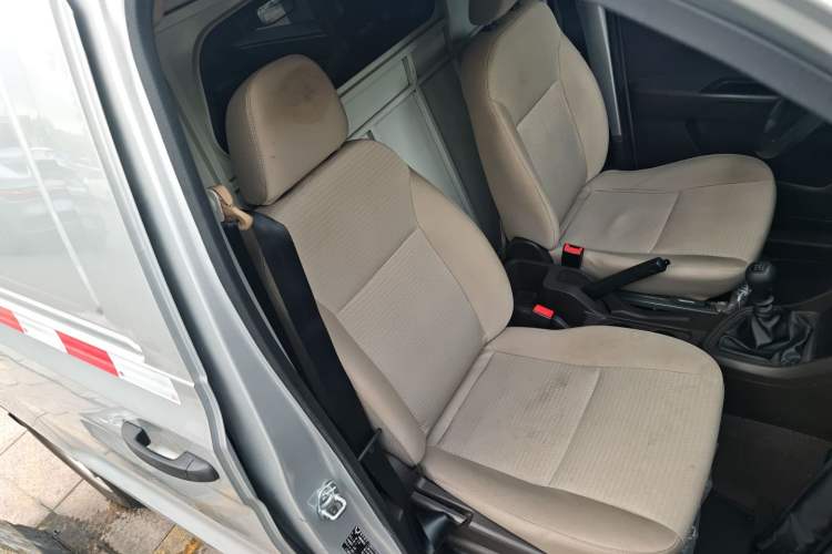 Used Wuling Hongguang V 2021 1.5L Jingqu Edition Enclosed-Window Vehicle LAR Right Front Seat