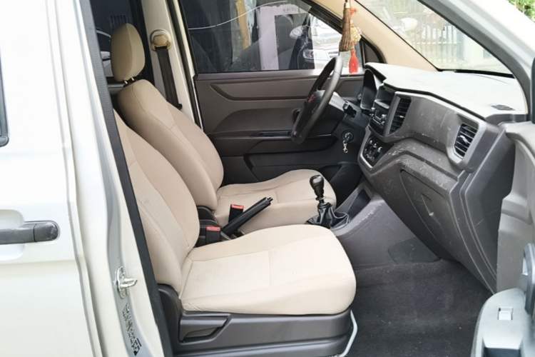 Used Wuling Hongguang V 2021 1.5L Jingqu Version LAR Right Front Seat