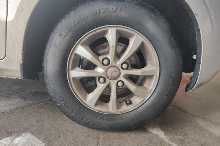Used Wuling Hongguang V 2021 1.5L Refreshed Enjoyment Edition LAR Right Front Wheel Hub
