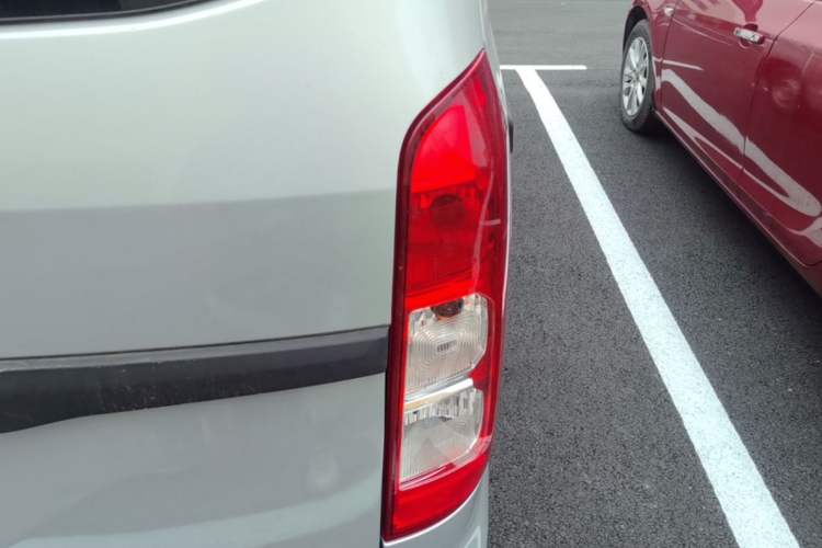 Used Wuling Hongguang V 2021 1.5L Jingqu Version LAR Right Rear Taillight