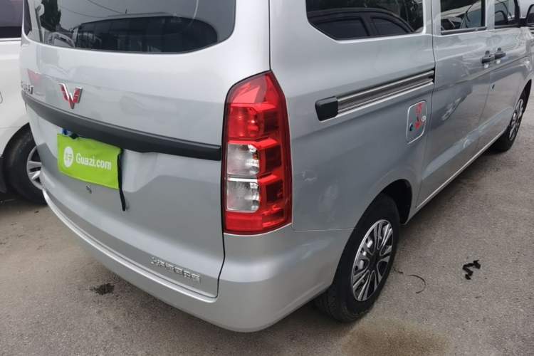 Used Wuling Hongguang V 2021 1.5L Jingqu Version LAR Right Rear Taillight