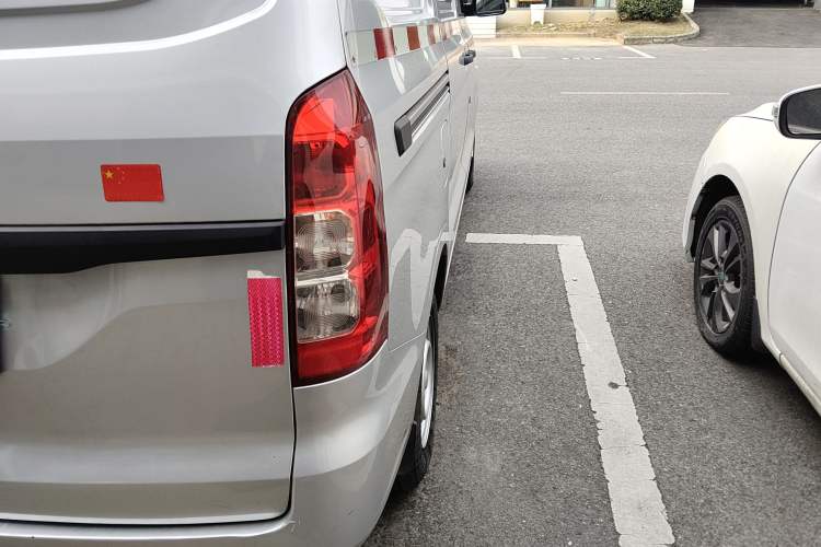Used Wuling Hongguang V 2021 1.5L Jingqu Edition Enclosed-Window Vehicle LAR Right Rear Taillight
