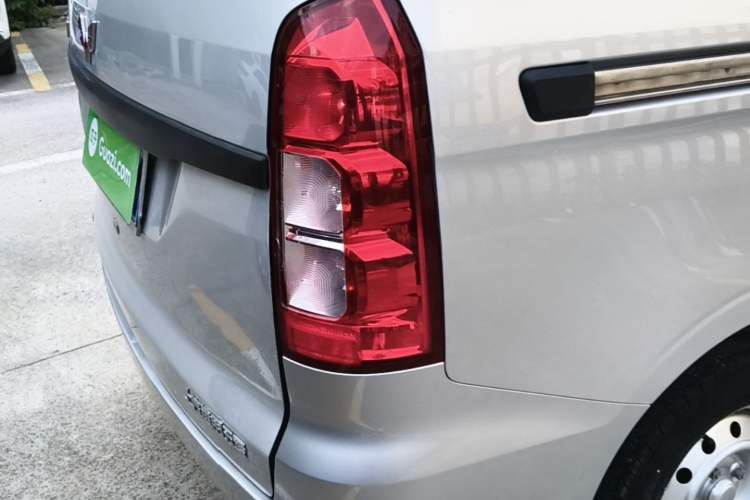 Used Wuling Hongguang V 2021 1.5L Jingqu Version LAR Right Rear Taillight