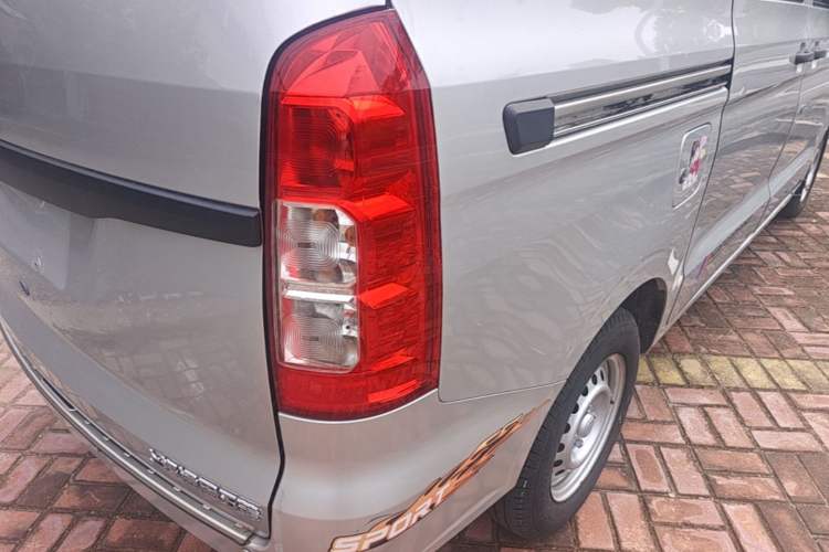 Used Wuling Hongguang V 2021 1.5L Jingqu Version LAR Right Rear Taillight
