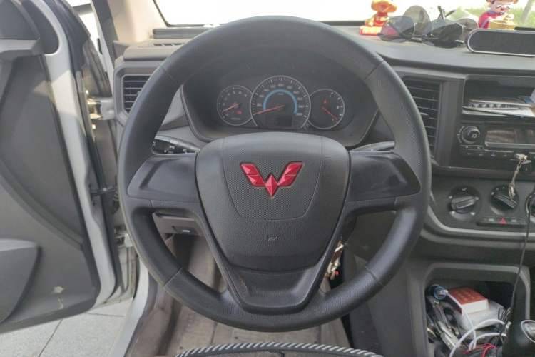 Used Wuling Hongguang V 2021 1.5L Enjoyment Edition LAR Steering Wheel