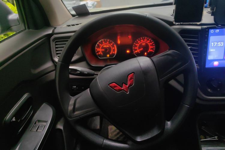 Used Wuling Hongguang V 2021 1.5L Jingqu Version LAR Steering Wheel