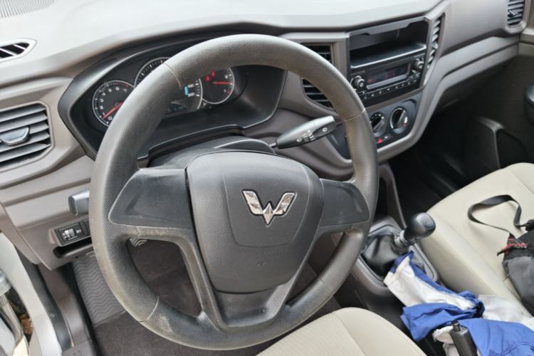 Used Wuling Hongguang V 2021 1.5L Jingqu Version LAR Steering Wheel