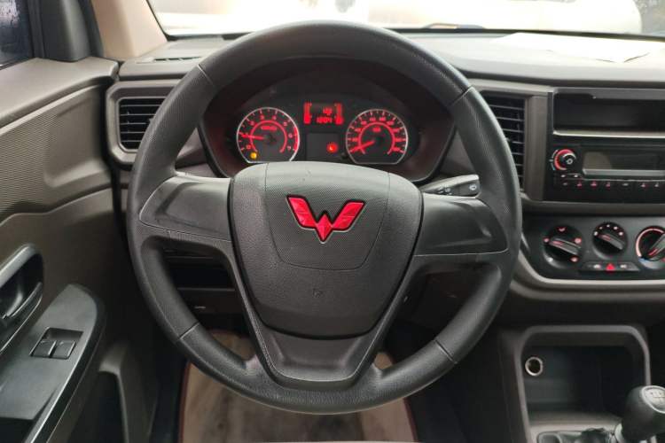 Used Wuling Hongguang V 2021 1.5L Jingqu Version LAR Steering Wheel
