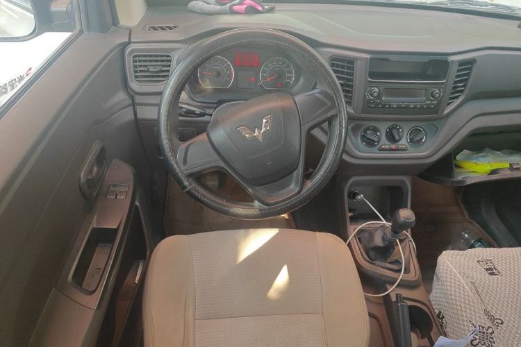 Used Wuling Hongguang V 2021 1.5L Jingqu Version LAR Steering Wheel
