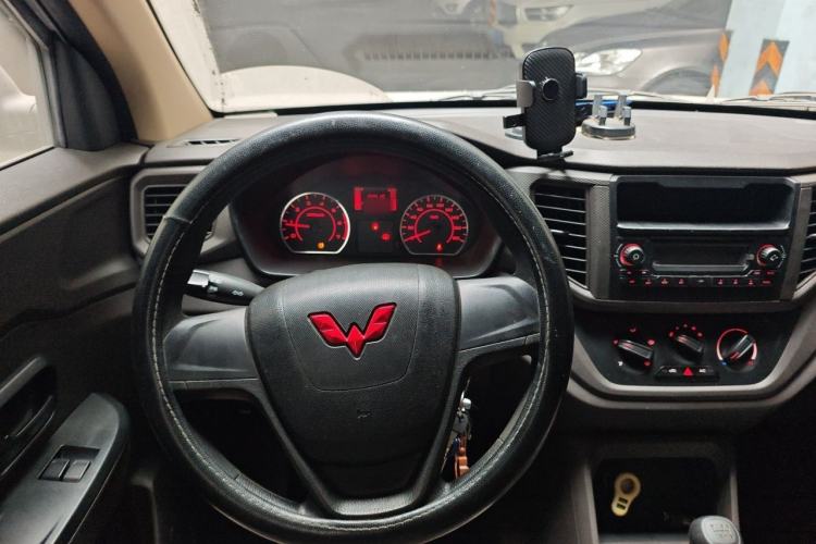 Used Wuling Hongguang V 2021 1.5L Jingqu Version LAR Steering Wheel