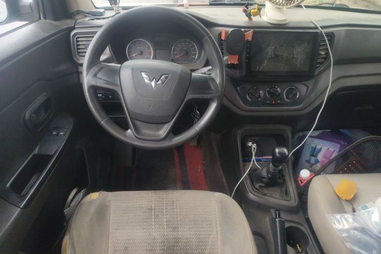 Used Wuling Hongguang V 2021 1.5L Jingqu Version LAR Steering Wheel
