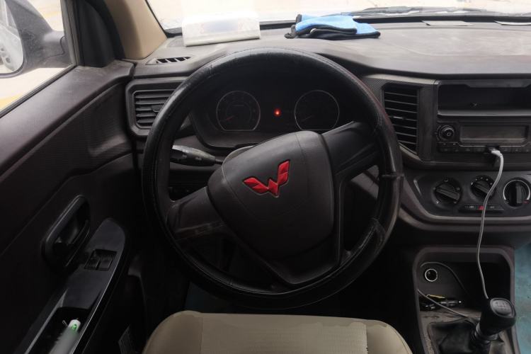 Used Wuling Hongguang V 2021 1.5L Jingqu Version LAR Steering Wheel