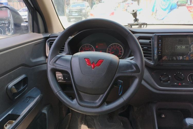 Used Wuling Hongguang V 2021 1.5L Enjoyment Edition LAR Steering Wheel