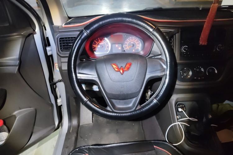 Used Wuling Hongguang V 2021 1.5L Jingqu Version LAR Steering Wheel