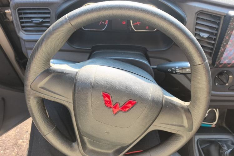 Used Wuling Hongguang V 2021 1.5L Jingqu Version LAR Steering Wheel