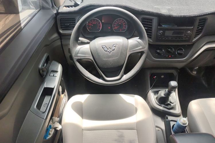 Used Wuling Hongguang V 2021 1.5L Jingqu Version LAR Steering Wheel